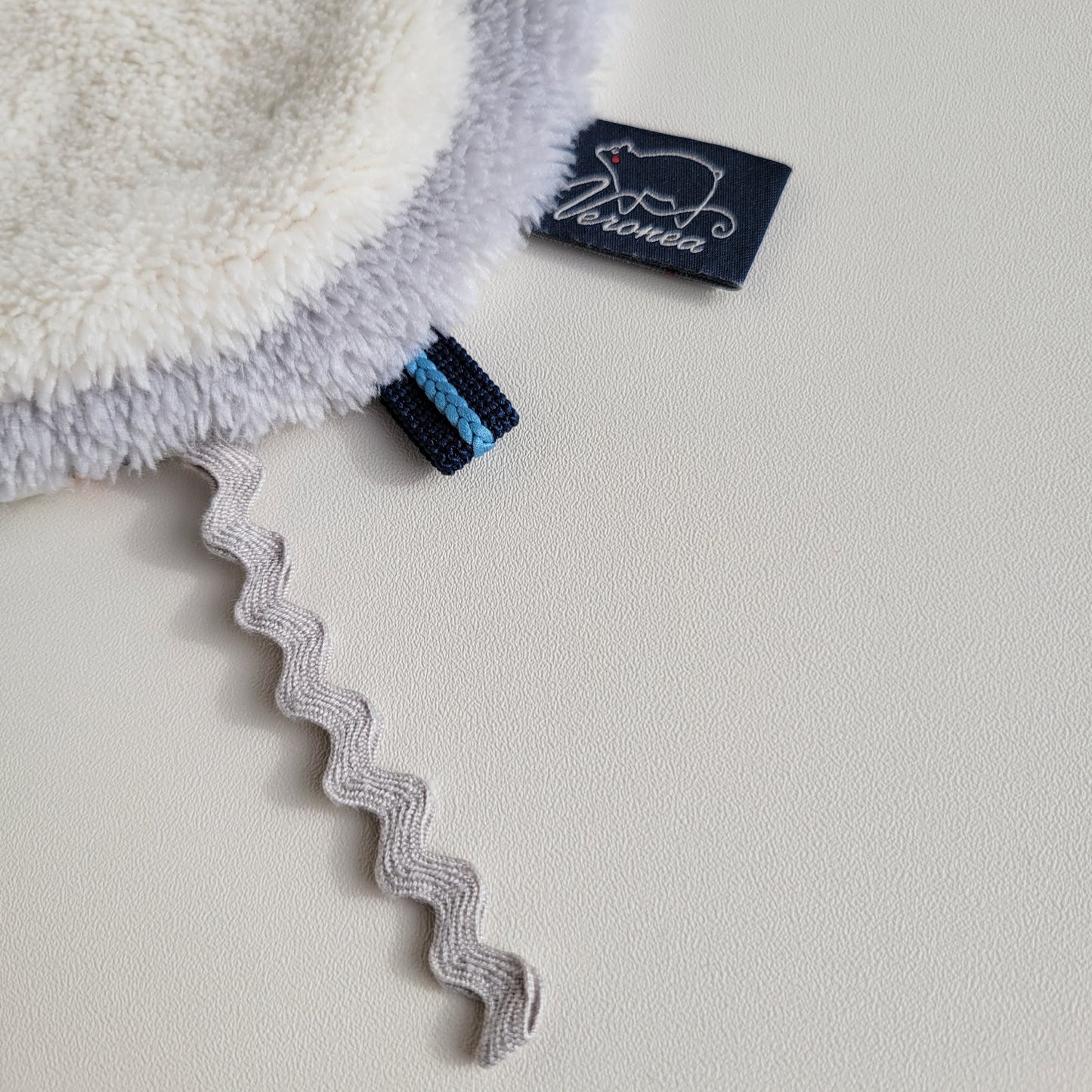 Vilde the Penguin Sky Grey